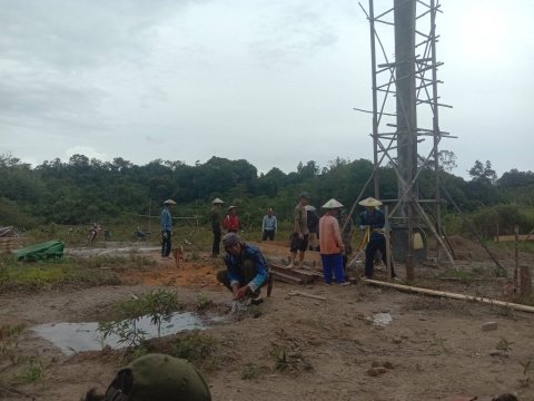 Royong Pembangunan Balai Adat